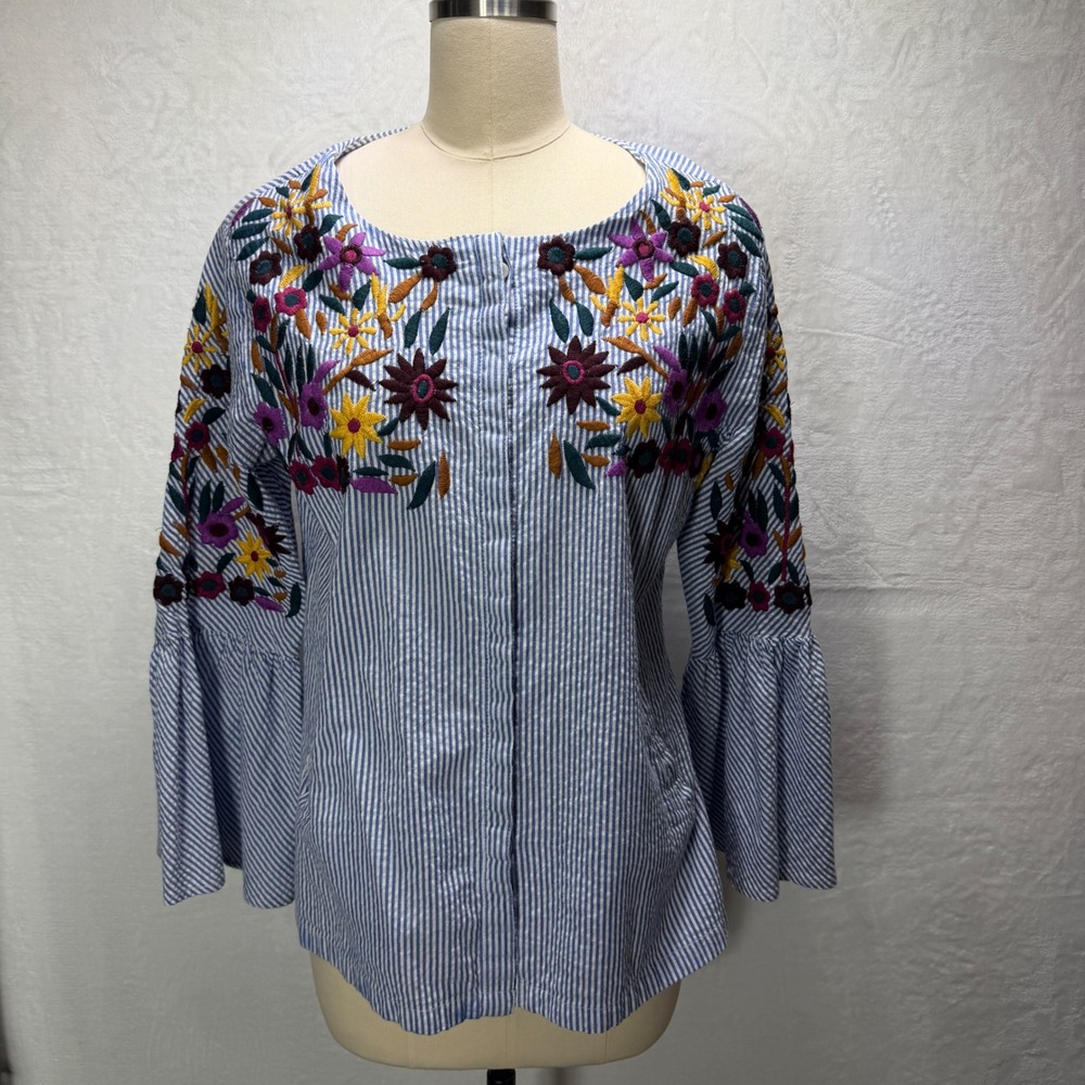 A Personal Touch Womens‎ M Seersucker Floral Embroidery Bell Sleeve Blouse Blue